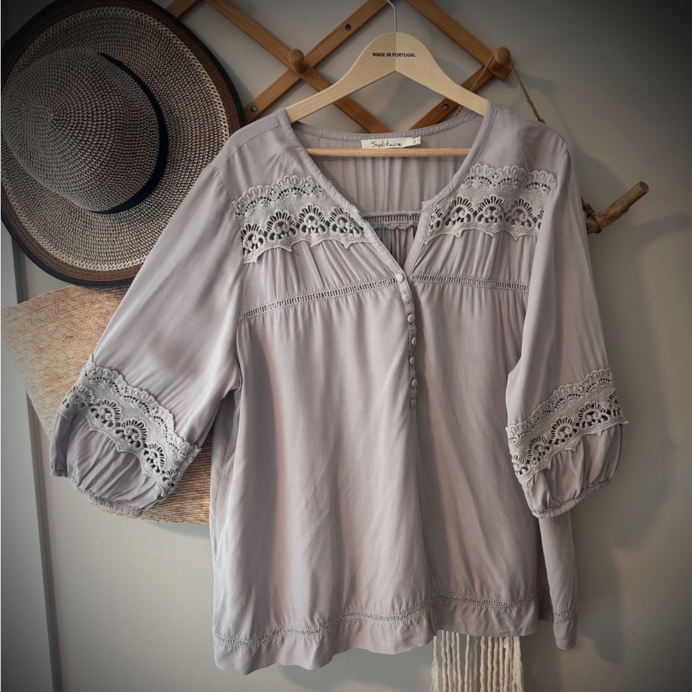 Solitaire grey with a slight mauve tone, lace embellished Blouse with V-Neckline